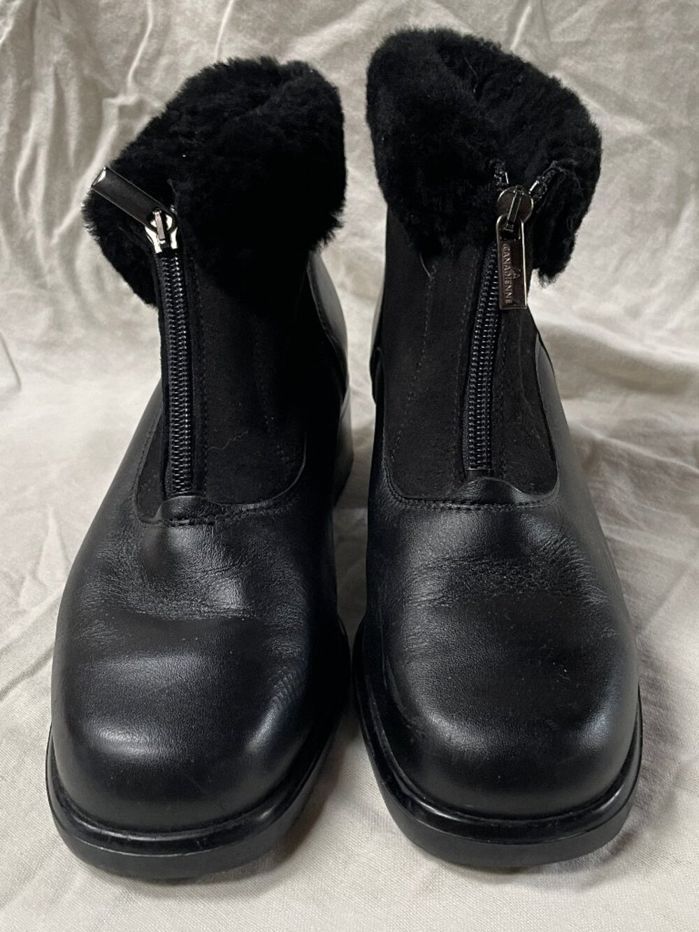 La Canadienne Black Leather Shearling Front Zip Winter Boots Size 9M